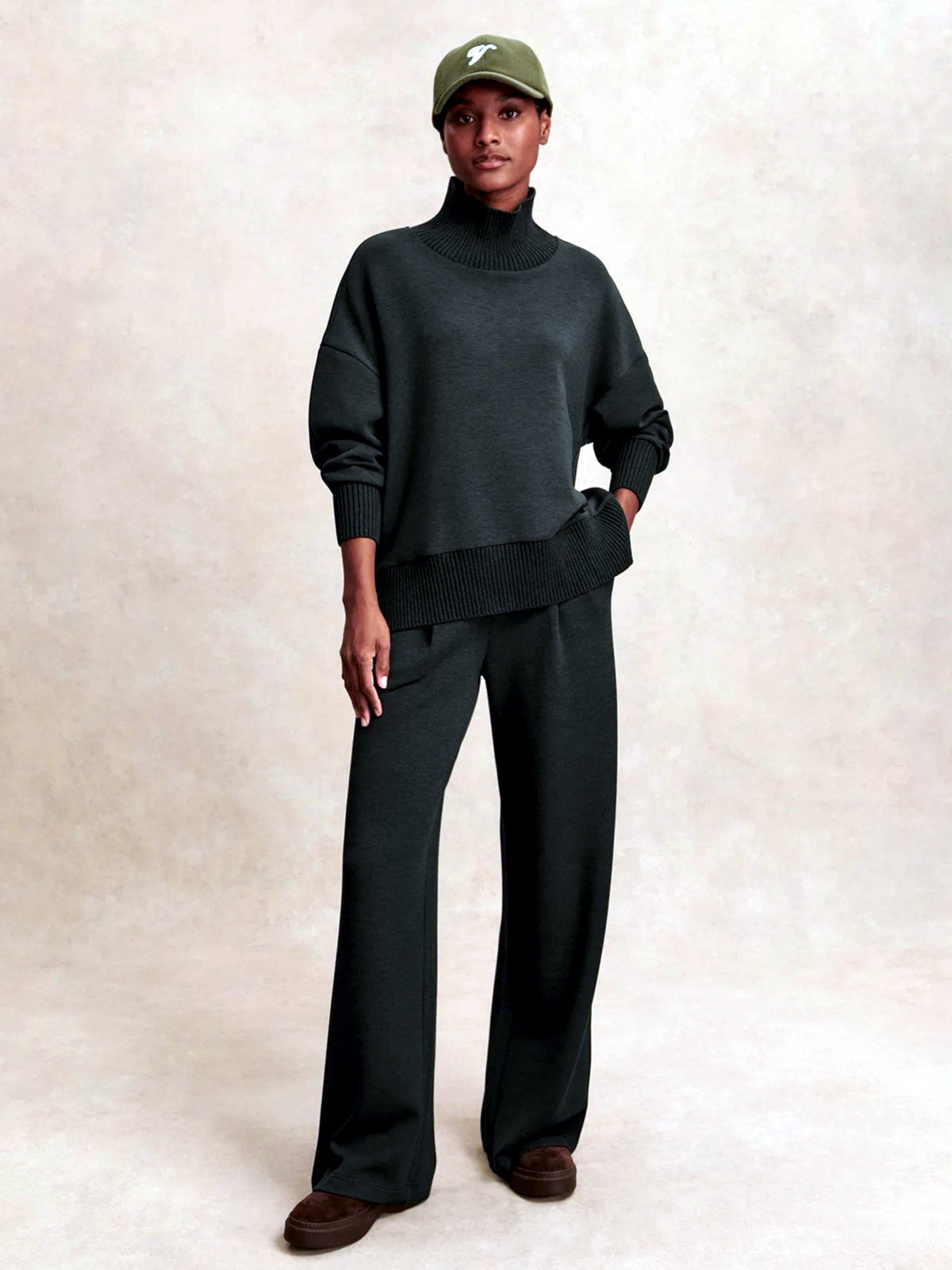 Women's Solid-Color Patchwork Relaxed-Fit Long-Sleeve Top & Pants Set in Army Green - product view