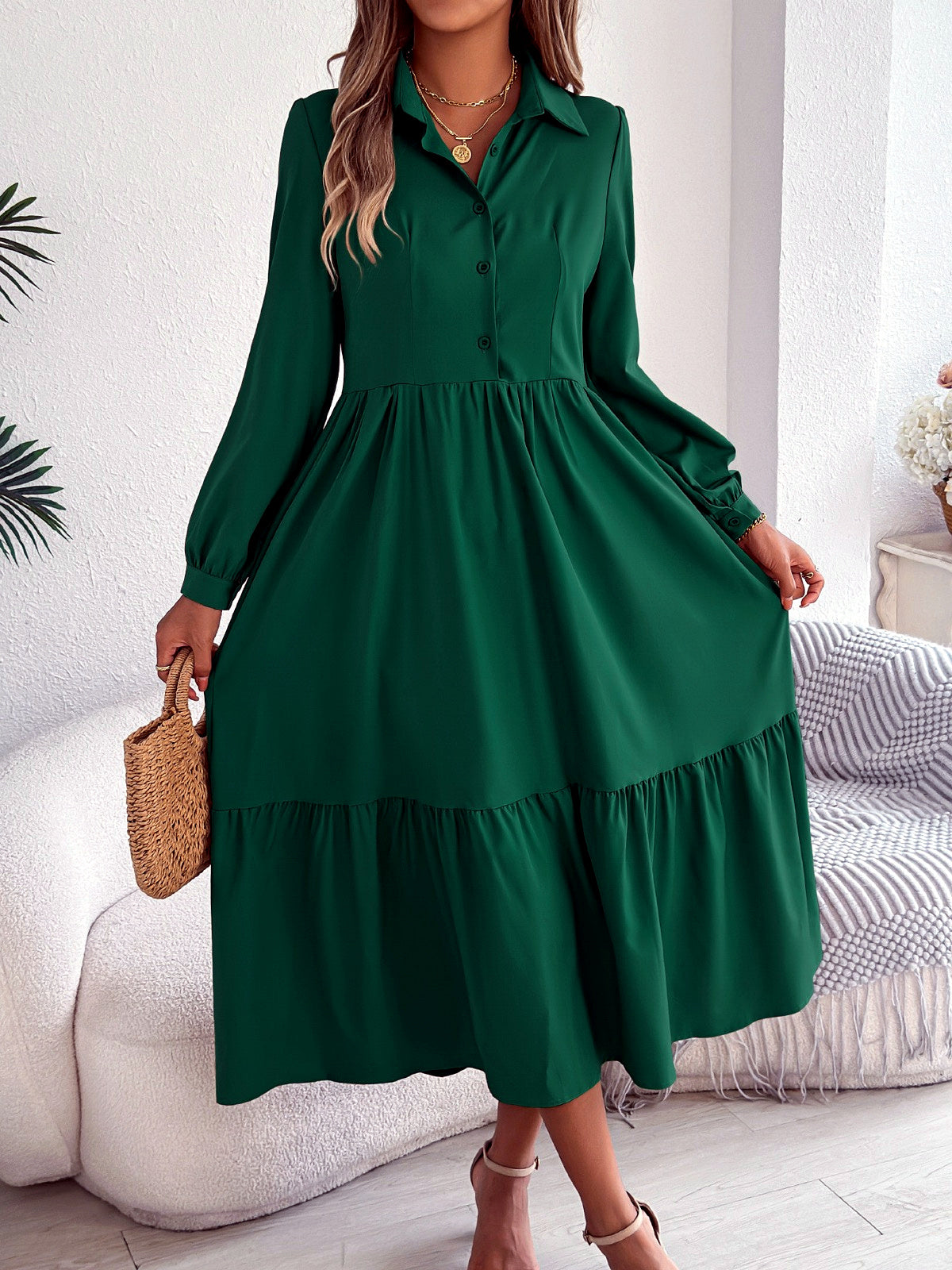 Women's Solid-Color Relaxed-Fit High-Waist Point-Collar Long-Sleeve Streetwear Shirt in Forest Green - product view
