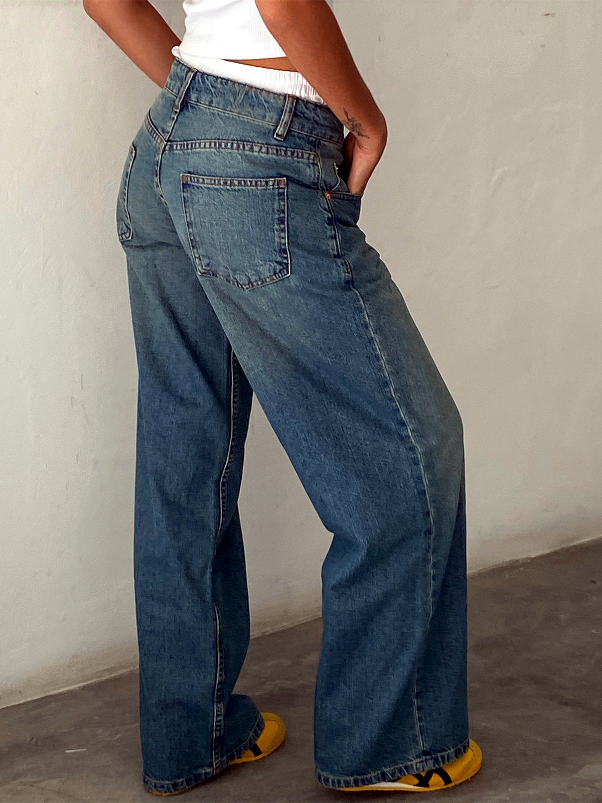 Women's Washed Denim Wide-Leg Vintage-Inspired Distressed Straight-Leg Jeans - product detail view 2