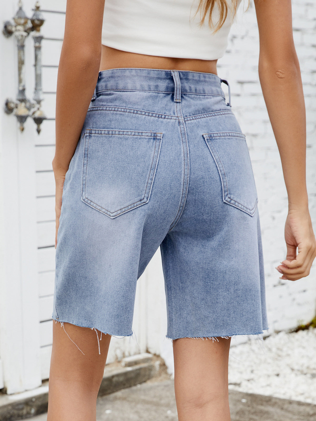 Women’s Washed Straight Denim Bermuda Shorts Raw Hem Casual Streetwear Jean Shorts