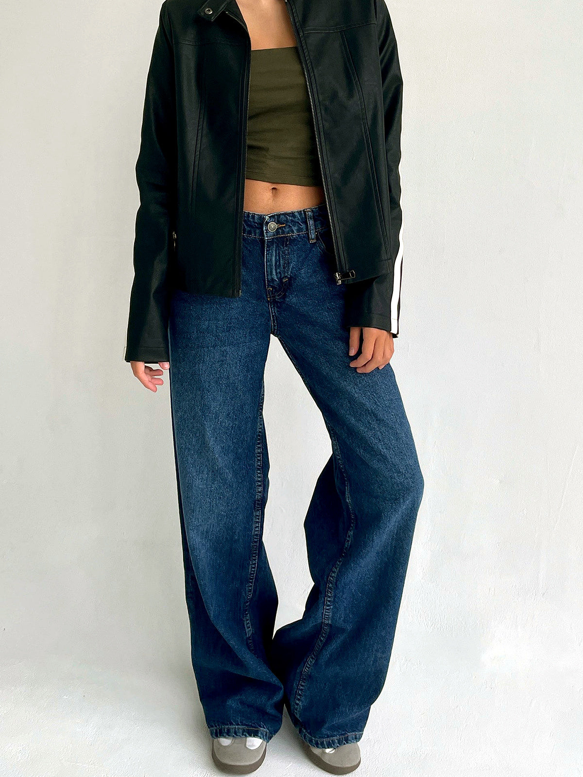 Women's Washed Denim Wide-Leg Vintage-Inspired Distressed Straight-Leg Jeans - product detail view 6