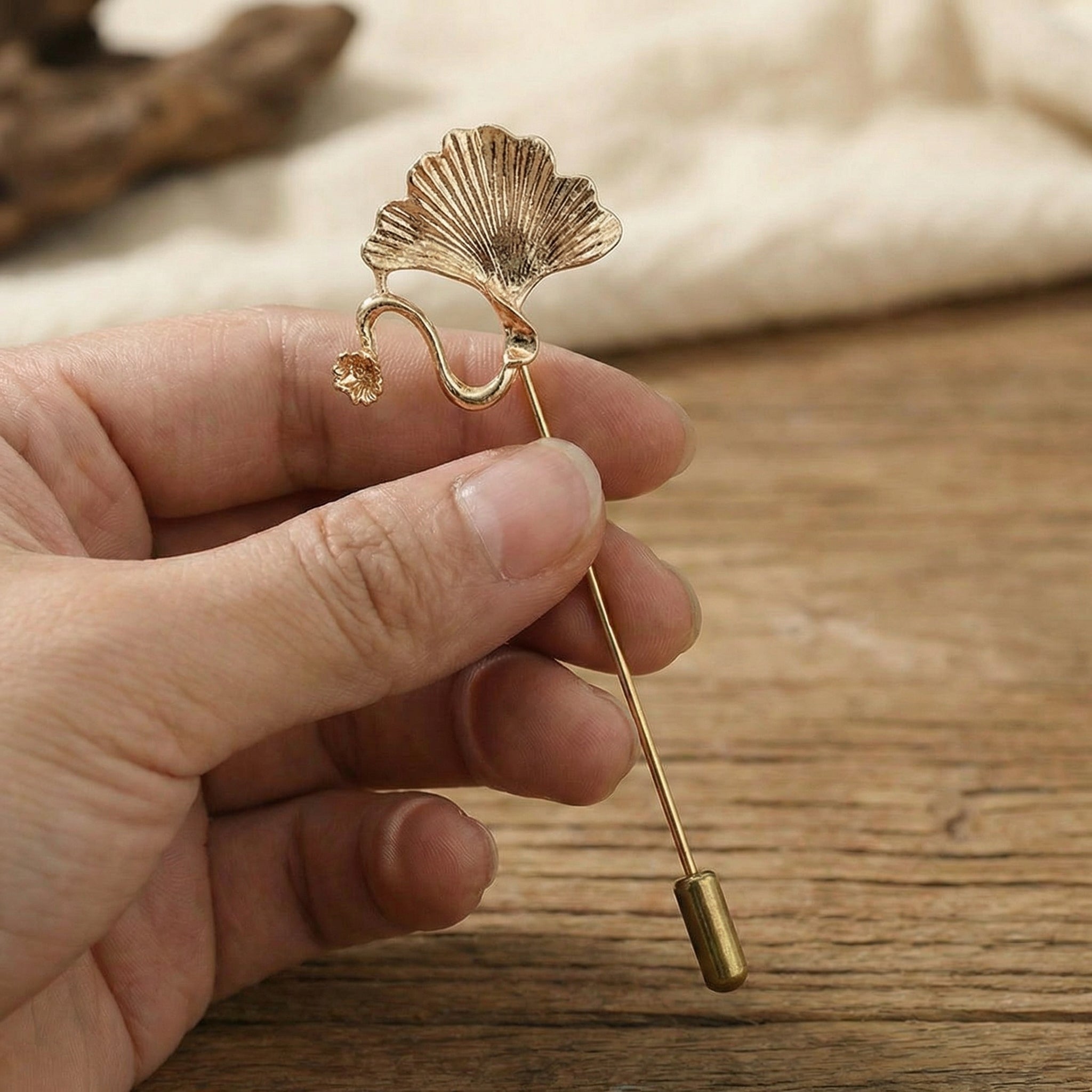 Lucky Ginkgo Leaf Design Men's Lapel Pins