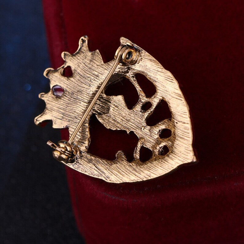 Broche Couronne Lion Rétro : Épingle de revers en cristal, Accessoire de costume pour homme