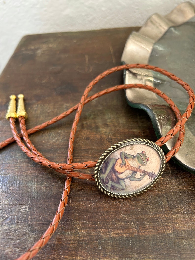 Banjo Frog Bolo Tie: Western Leather Necktie, Country Music Gift