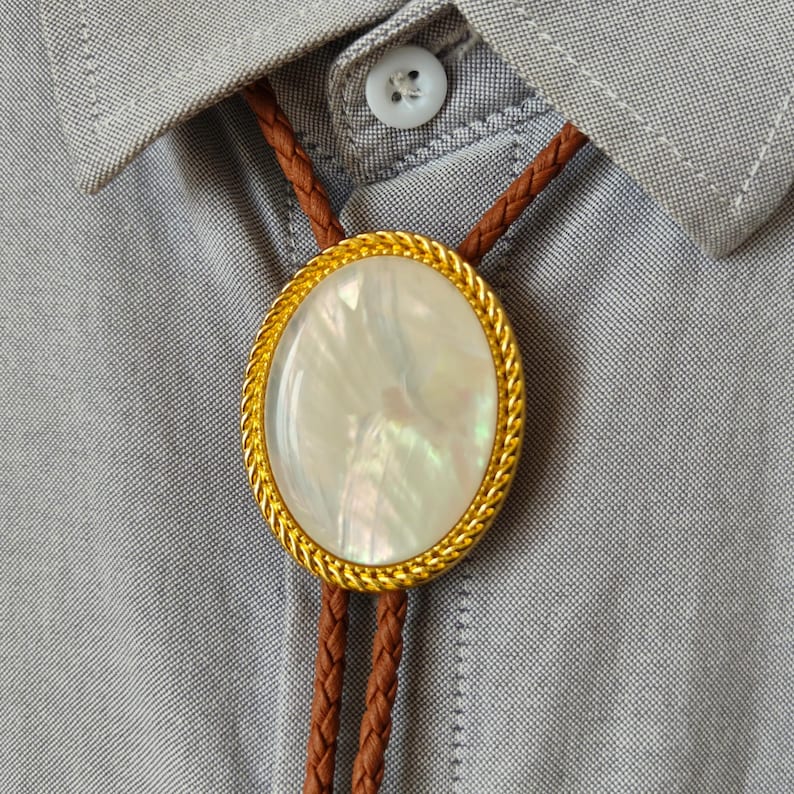 Bolo Tie en Nacre - Collier de Mariage pour Hommes Femmes Garçons d'honneur Marié - Cravate Cowboy Western