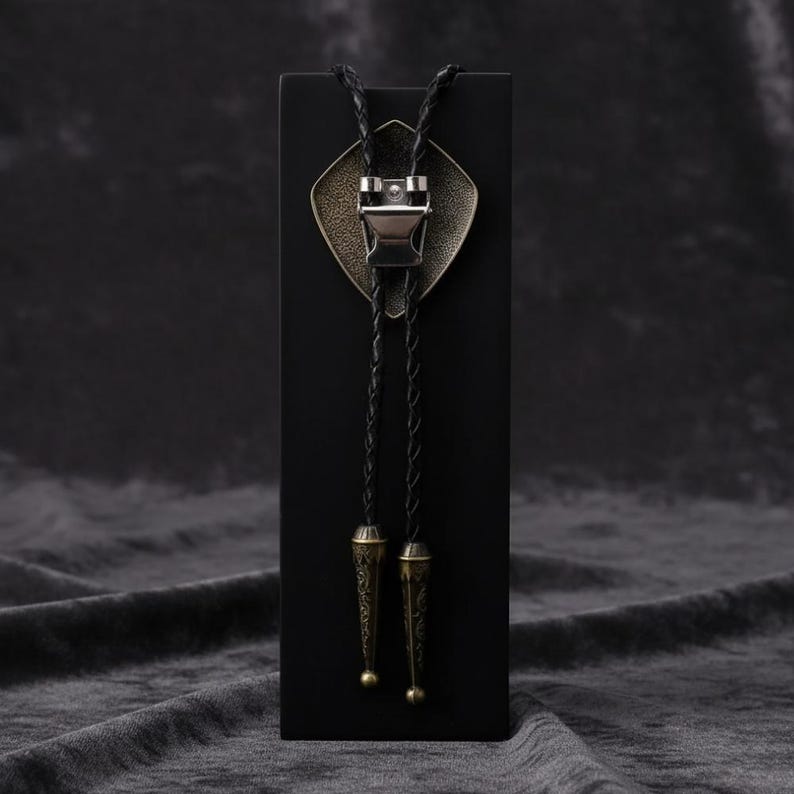 Bolo Cravate Croix Bouclier Western pour Hommes et Femmes - Accessoires de Mariage Cowboy en Laiton Antique