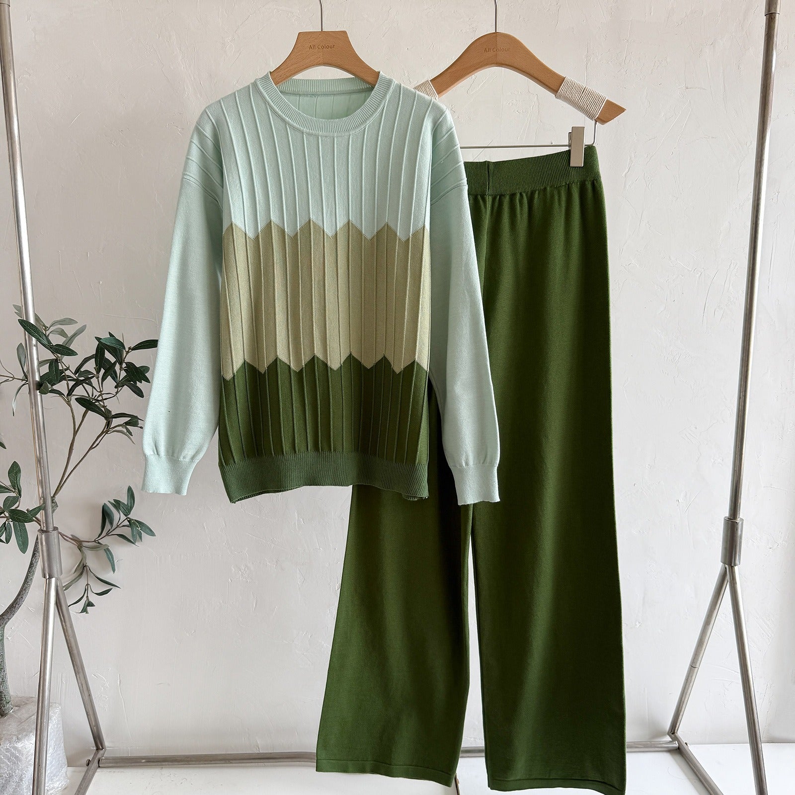 Chic Colorblock 2-Piece Knit Set - Ribbed Crewneck Long Sleeve Sweater & High-Waist Wide Leg Pants Lounge Set