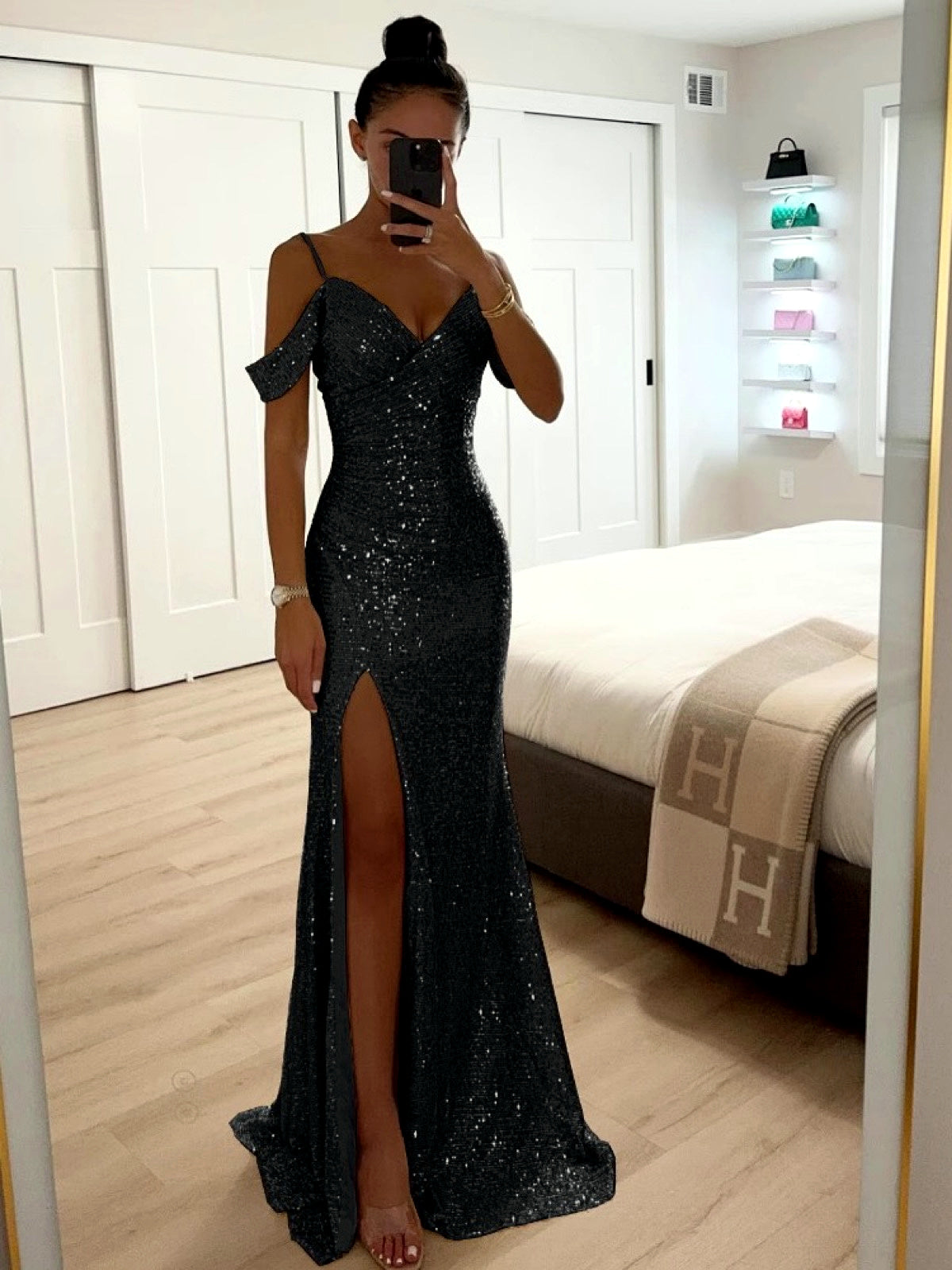 Knit Solid-Color Patchwork Pullover Relaxed-Fit Sleeveless Slit Dress in Black - product view