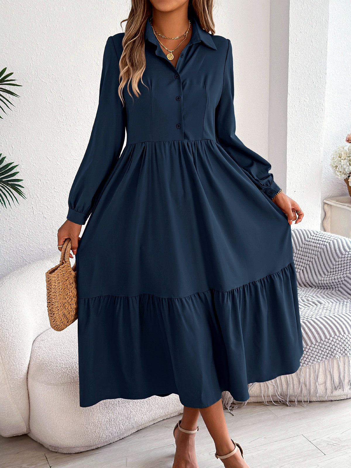Women's Solid-Color Relaxed-Fit High-Waist Point-Collar Long-Sleeve Streetwear Shirt in Navy - product view