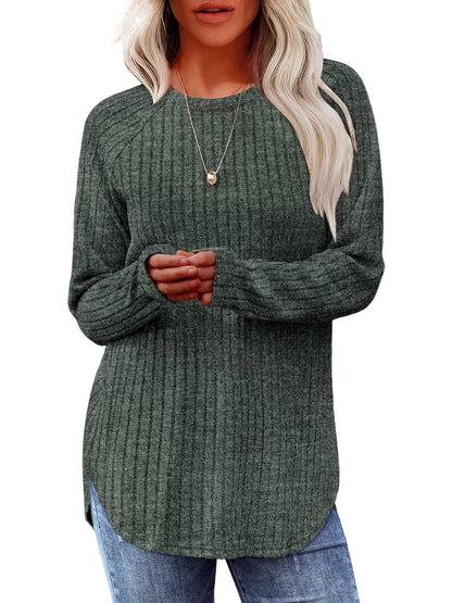 Women's Crew-Neck Relaxed-Fit Slim-Fit Long-Sleeve Top in Green - product view