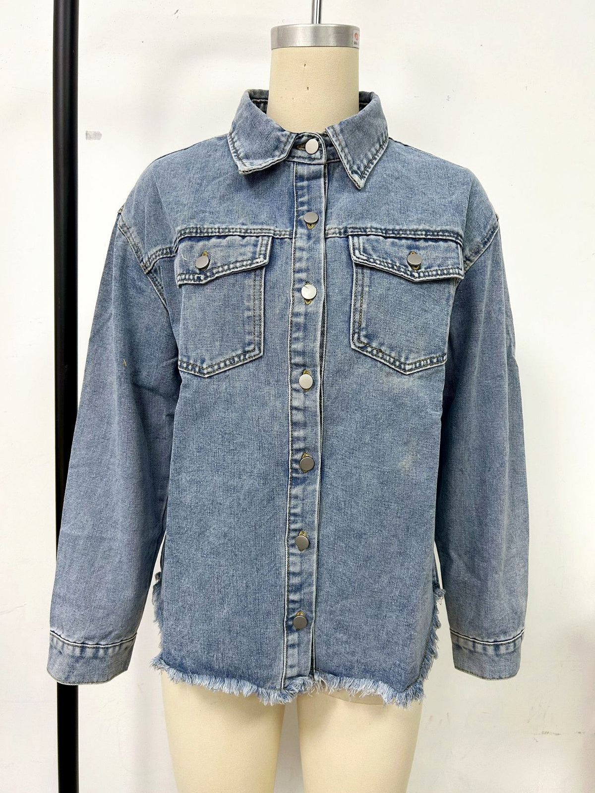 Women's Denim Raw-Hem Relaxed-Fit Slim-Fit Straight-Leg Long-Sleeve Polo Shirt - product detail view 1