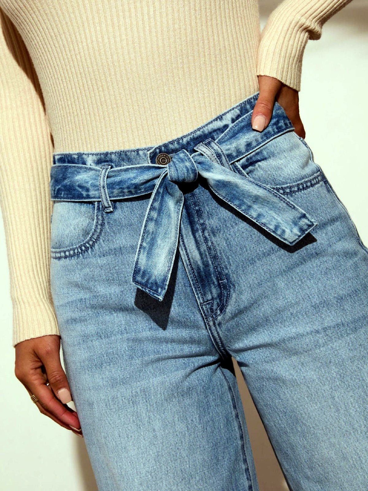 Women's Washed Denim High-Waist Tie-Belt Wide-Leg Jeans - product detail view 2