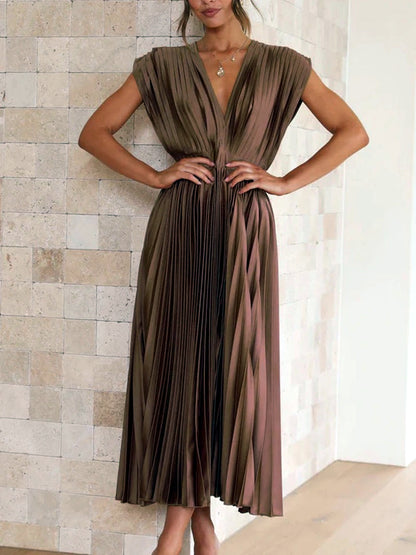 Solid-Color Patchwork Zip-Front Pullover Relaxed-Fit Sleeveless Dress in Brown - product view
