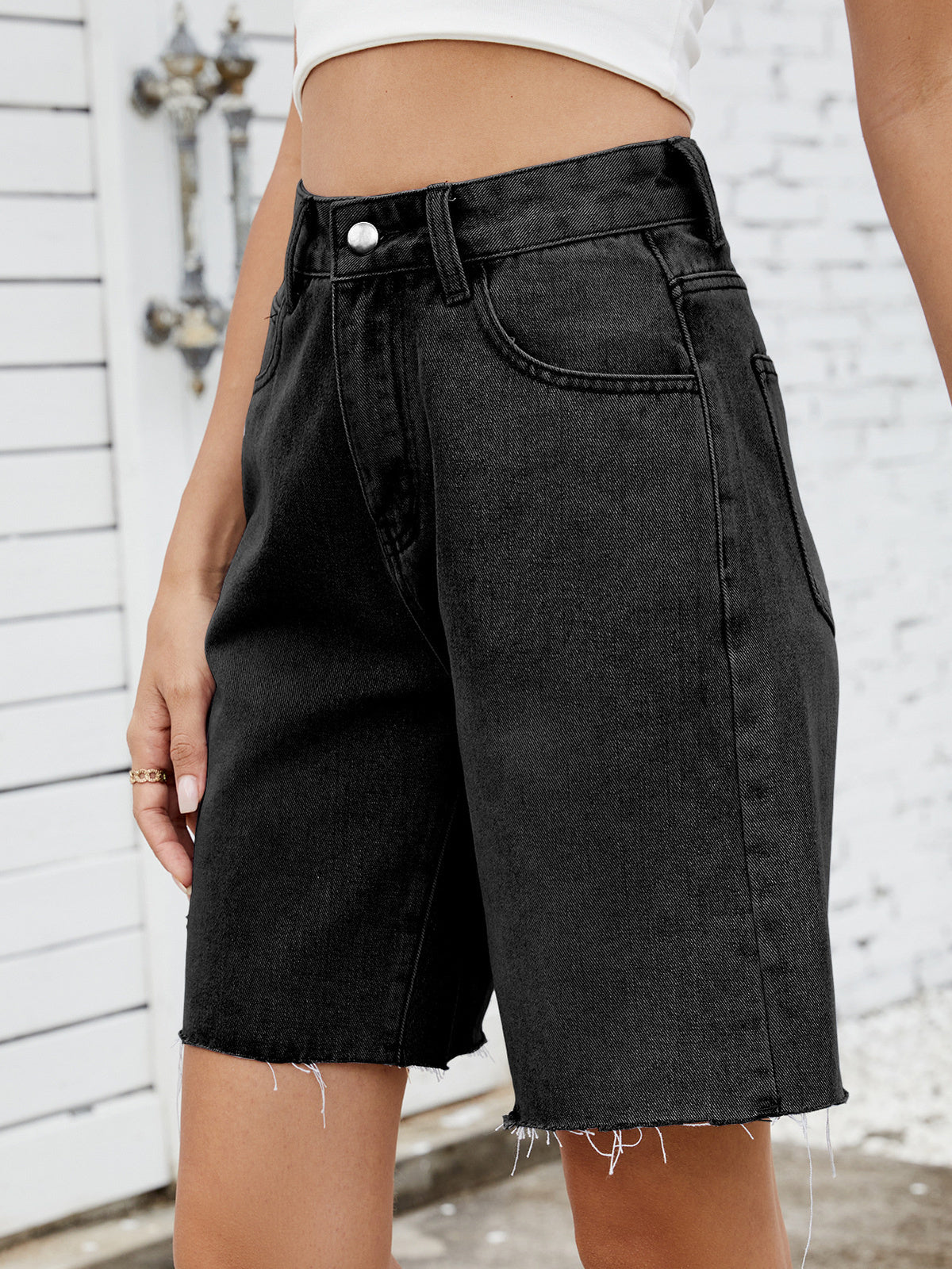 Women’s Washed Straight Denim Bermuda Shorts Raw Hem Casual Streetwear Jean Shorts