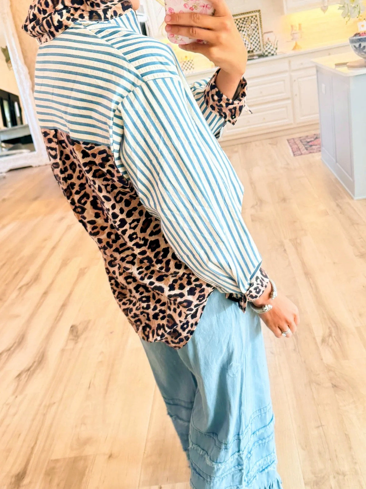 Women's Striped Patchwork Relaxed-Fit Long-Sleeve Single-Breasted Cardigan - product detail view 2