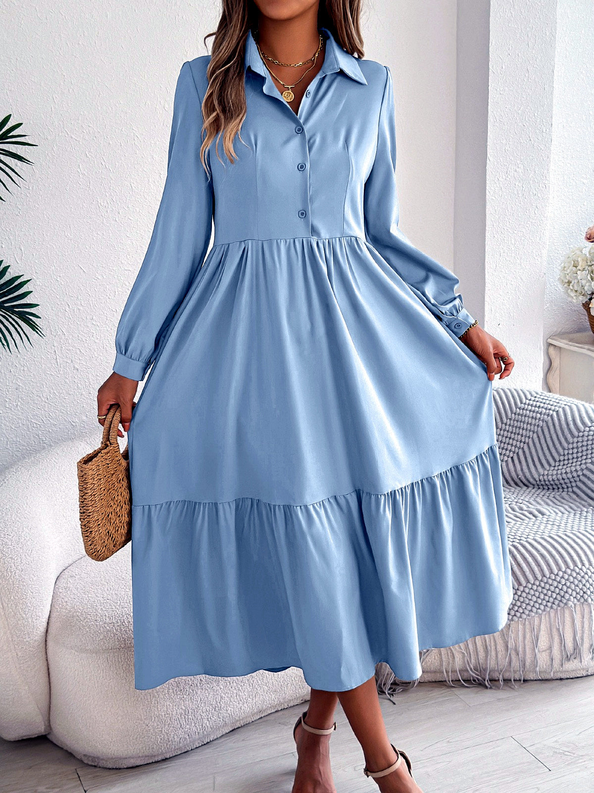 Women's Solid-Color Relaxed-Fit High-Waist Point-Collar Long-Sleeve Streetwear Shirt in Light Blue - product view