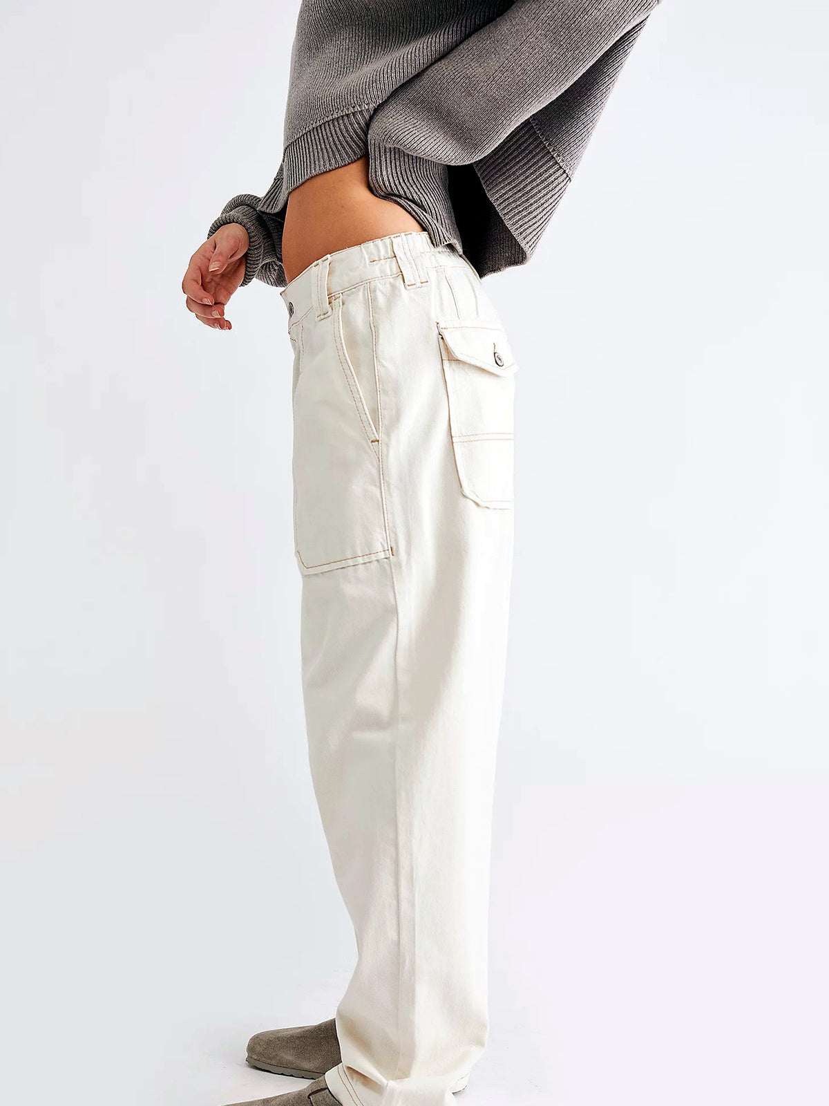 Women's Washed Denim Solid-Color Relaxed-Fit Slim-Fit Mid-Rise Jeans - product detail view 3