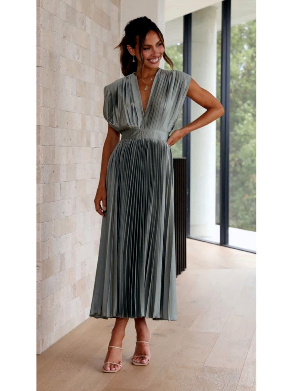 Solid-Color Patchwork Zip-Front Pullover Relaxed-Fit Sleeveless Dress in Gray - product view
