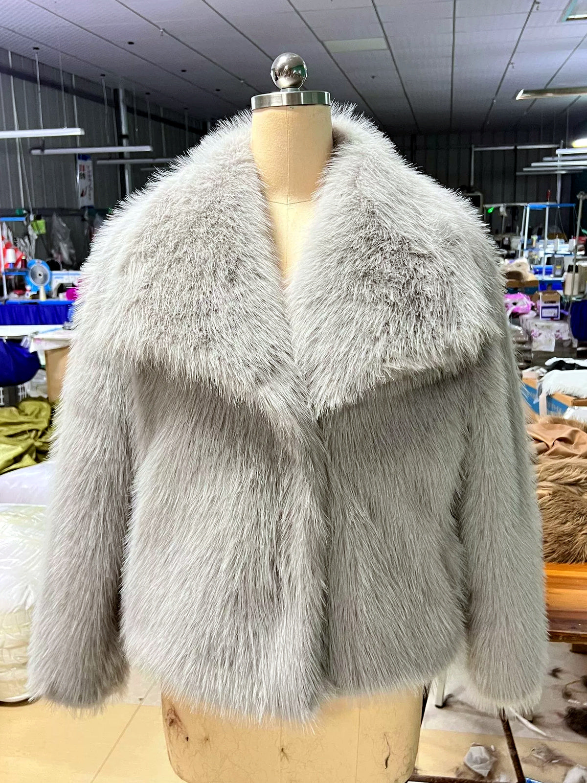 Women's Faux-Fur Point-Collar Long-Sleeve Pocket Coat - product detail view 3