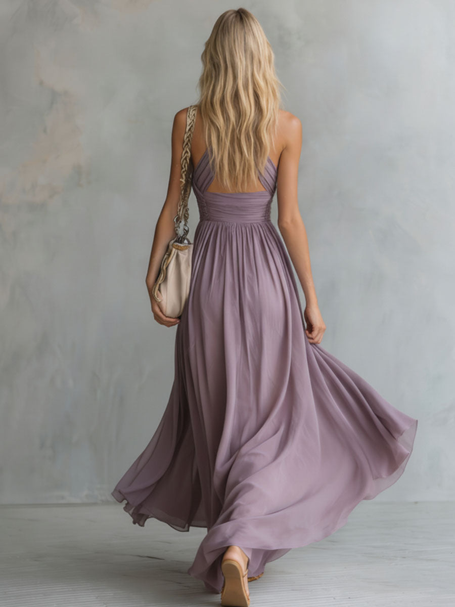 Robe longue en mousseline élégante et stylée avec col montant et décolleté en V sans manches