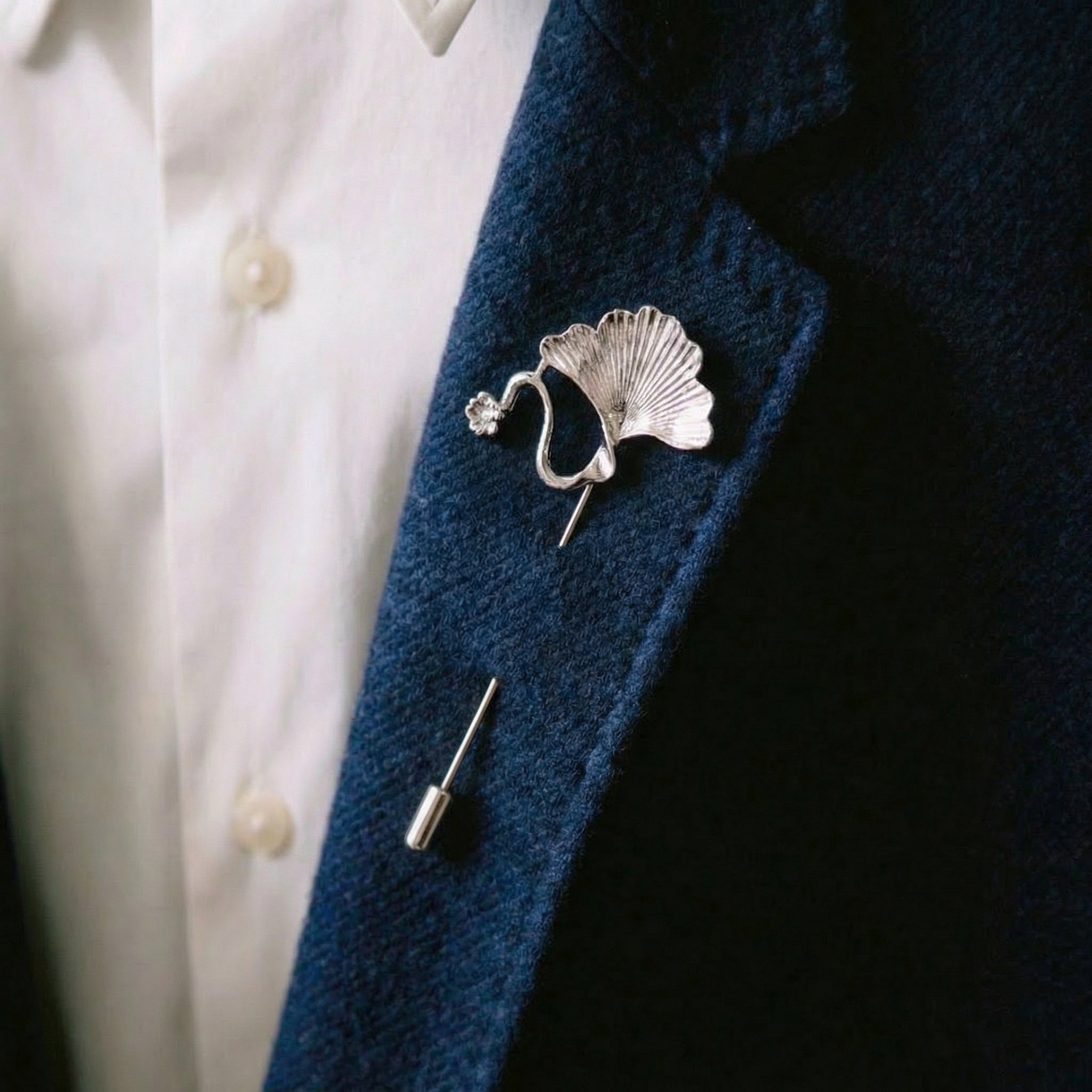 Lucky Ginkgo Leaf Design Men's Lapel Pins
