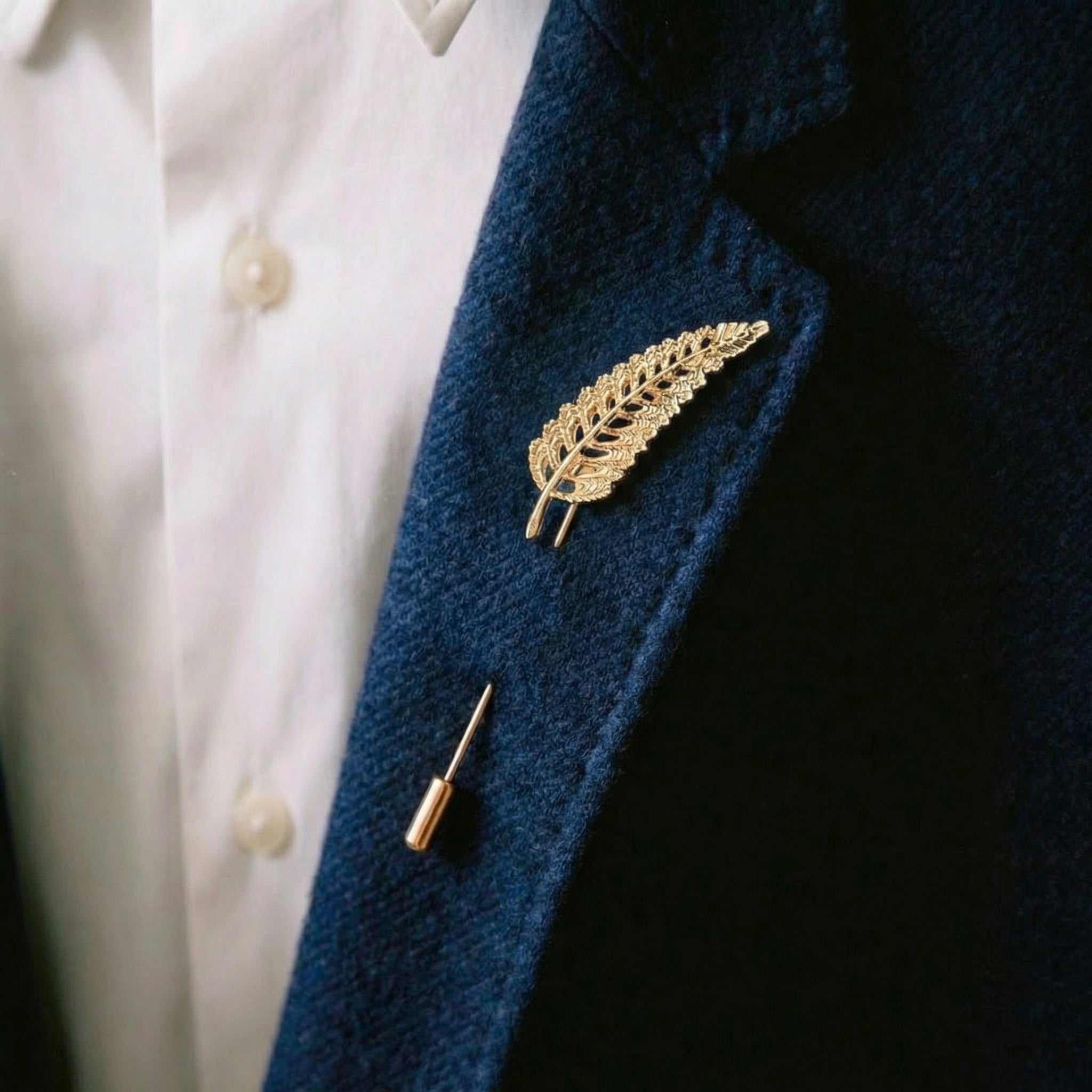 Leaf design men's suits lapel pins