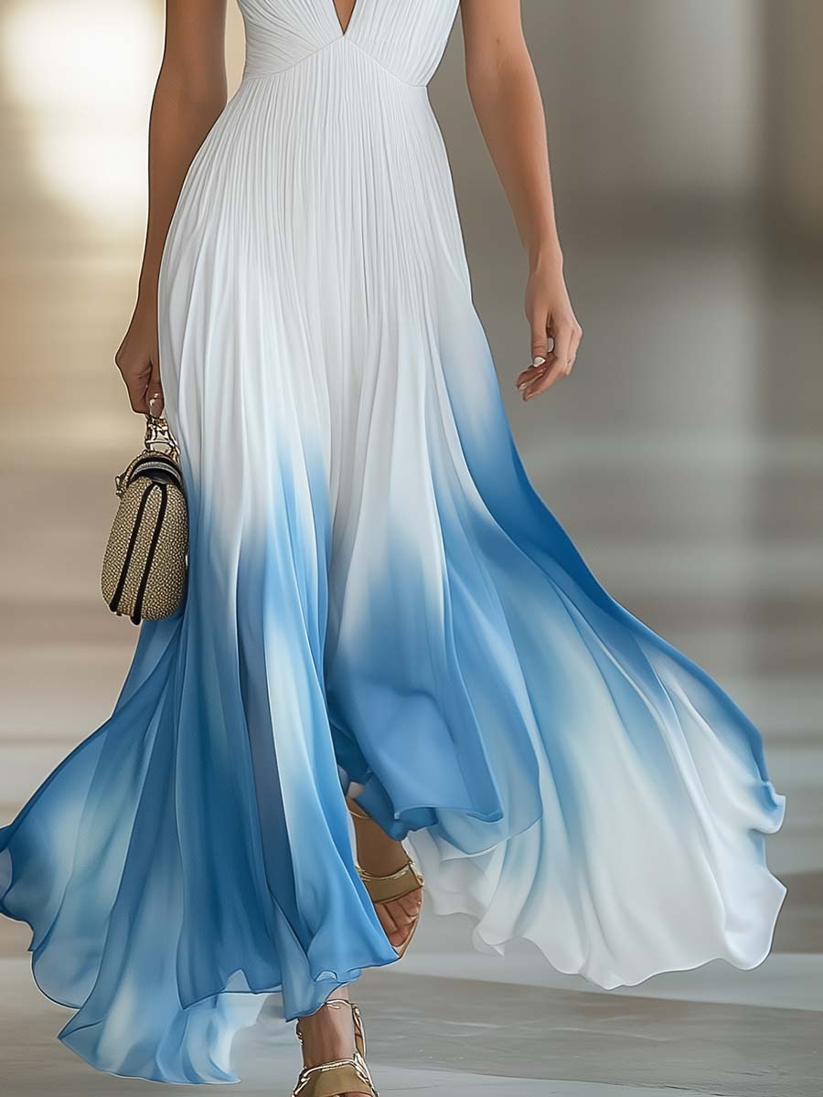Robe longue plissée en mousseline dégradée bleue et blanche, élégante et fluide, avec col en V