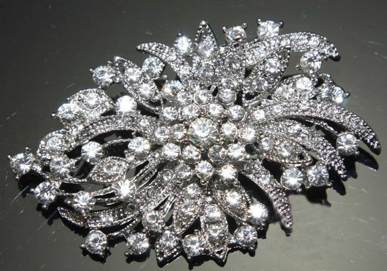 Vintage Style Rhinestone Buckle: Flat Back Crystal Embellishment