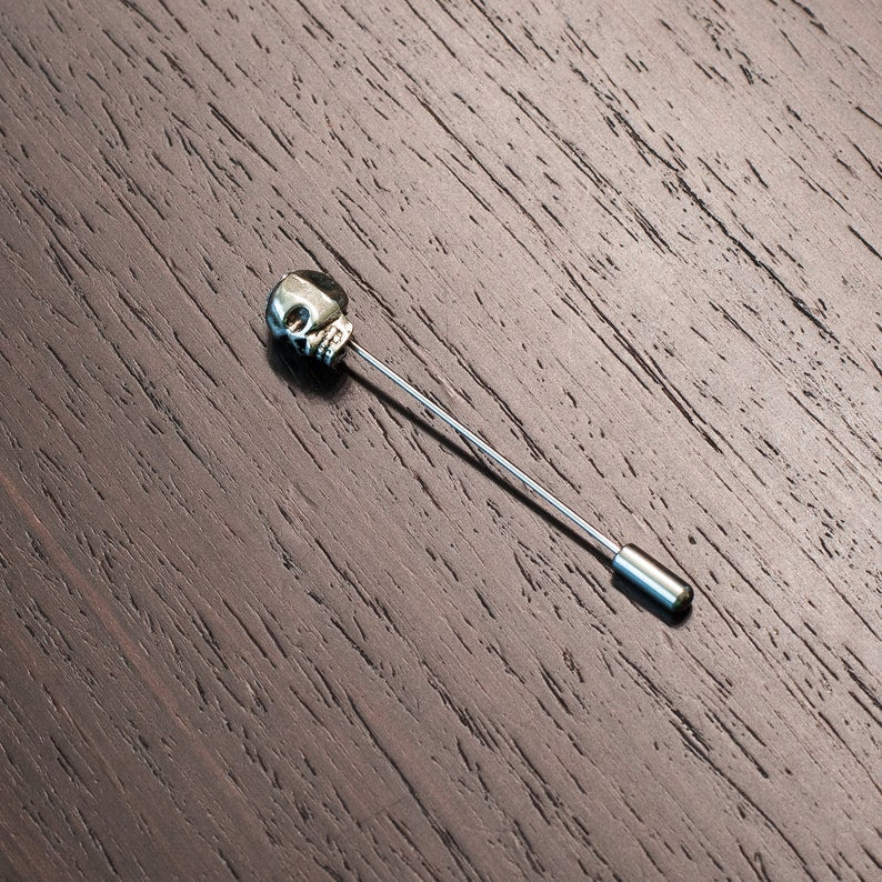 Épingle de revers crâne