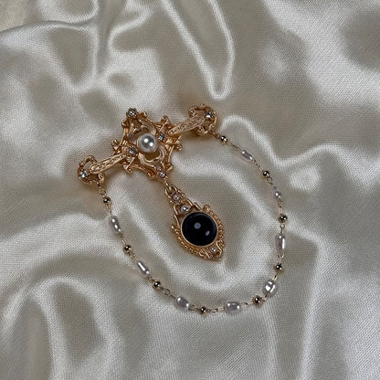 Broche Perle Baroque Vintage : Épingle de costume sculptée style cour, épingle de revers homme croix avec zircons et perles