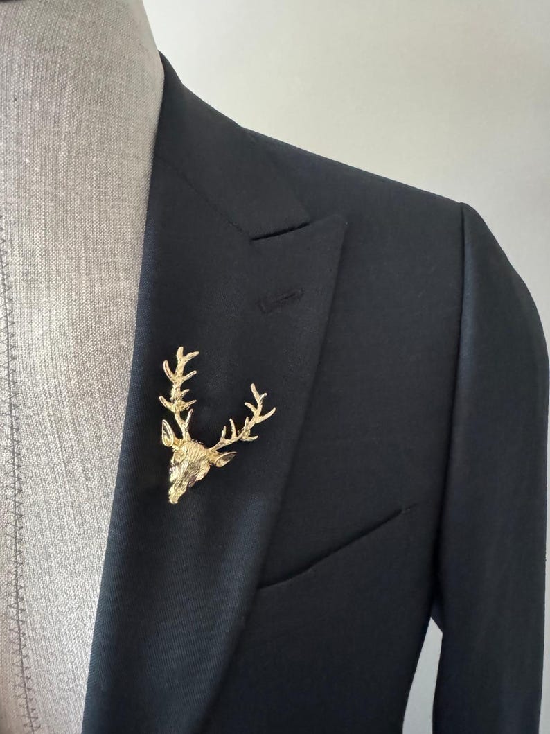 Deer head Lapel Pin for Men, Raindeer pin, Wedding Groomsmen Boutonniere, Suit Lapel Pin Acessories, Men Lapel Brooch, Gift for him Men Dad