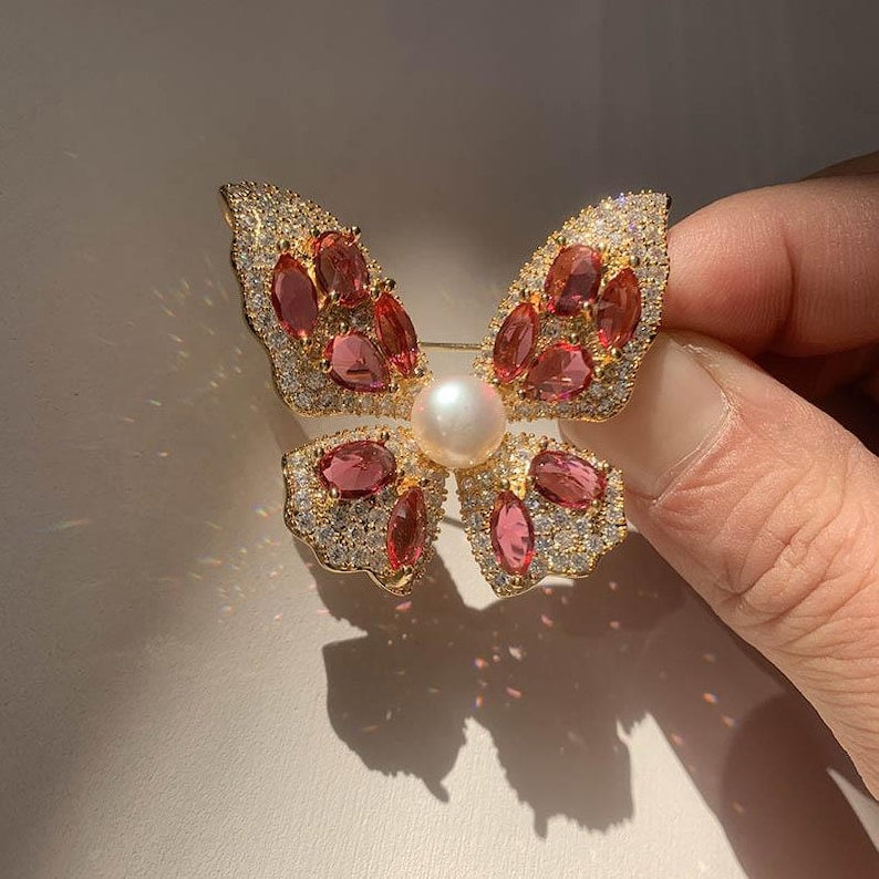 Micro-paved zircon super shiny pearl butterfly brooch luxury accessories