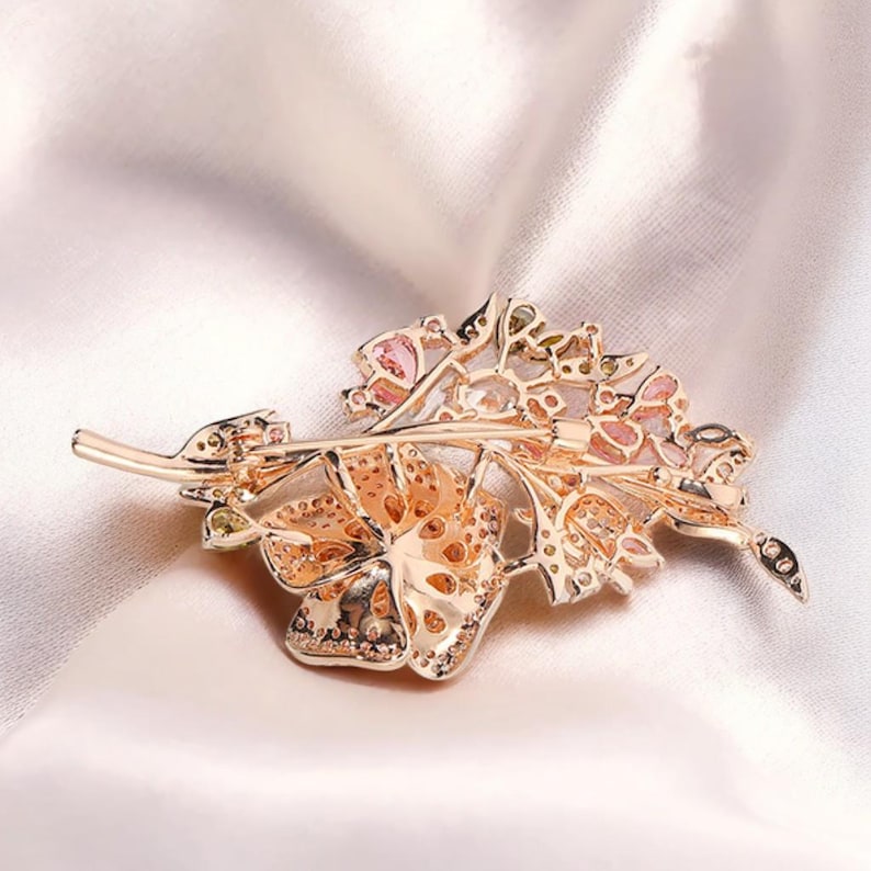 Rose copper zircon brooch for women rhinestone rose bloom brooches