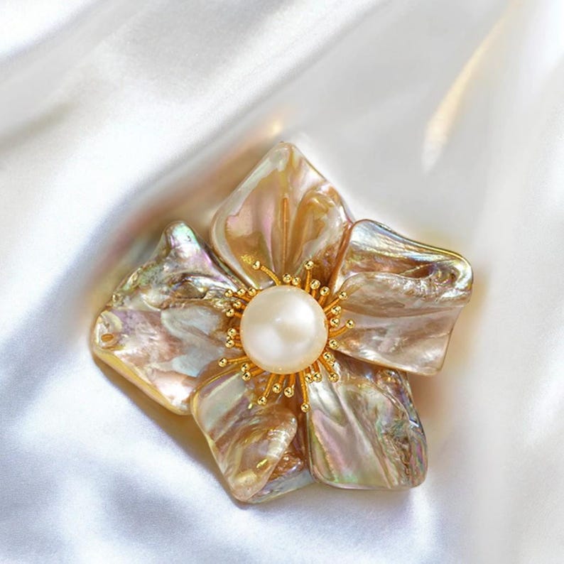 Vintage pin natural baroque pearl five-leaf flower brooch with box