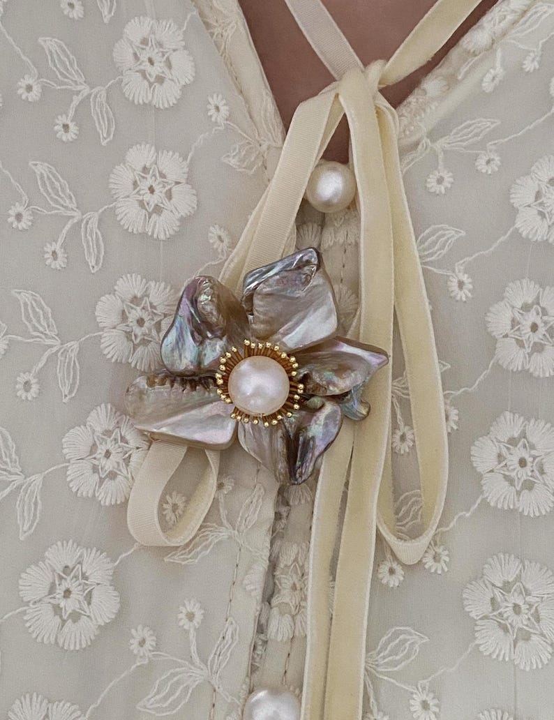 Vintage pin natural baroque pearl five-leaf flower brooch with box