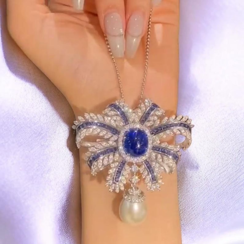 Luxurious and shining blue chalcedony pearl wheat ear shaped brooch or pendant