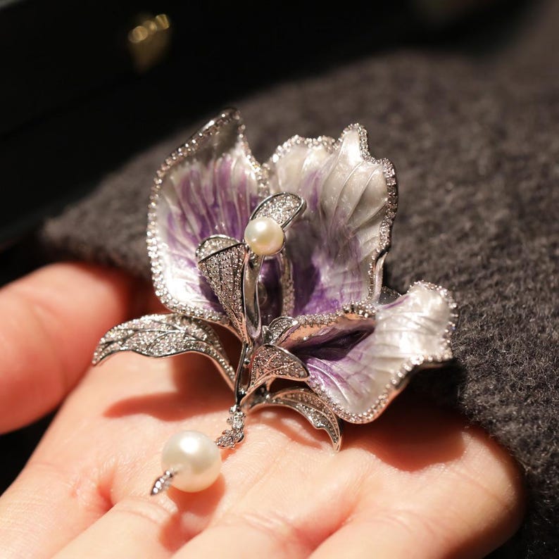 Natural pearl jasmine brooch High-end luxury exquisite wedding brooch