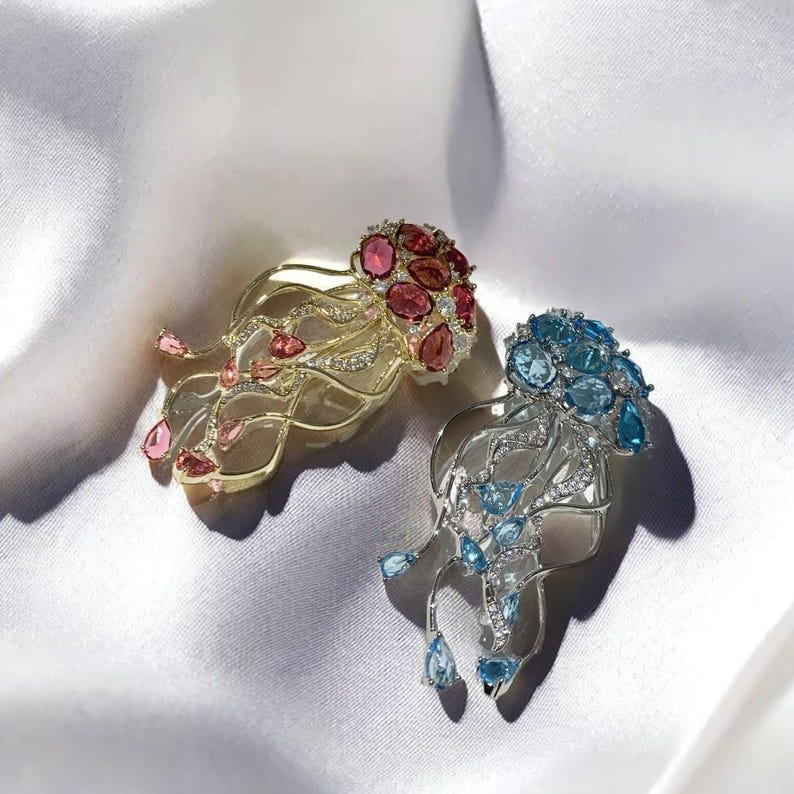 Marine life brooch crystal aquamarine jellyfish brooch