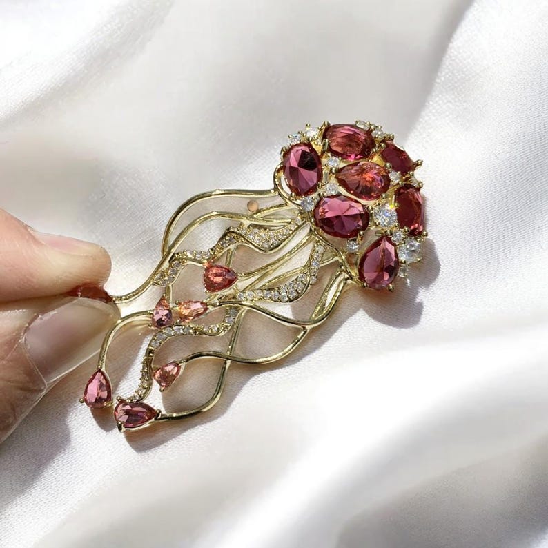Marine life brooch crystal aquamarine jellyfish brooch