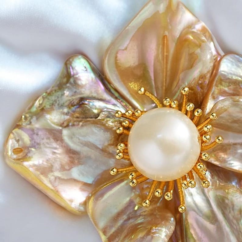 Vintage pin natural baroque pearl five-leaf flower brooch with box