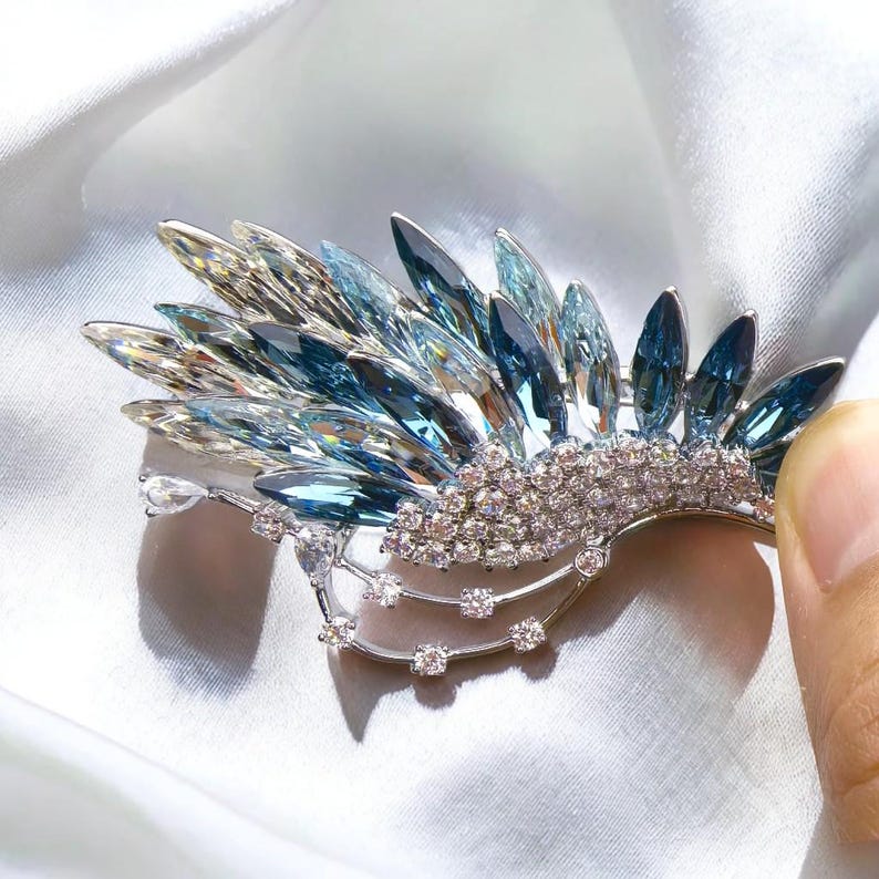 Original copper-made lake blue gradient crystal butterfly wing brooch