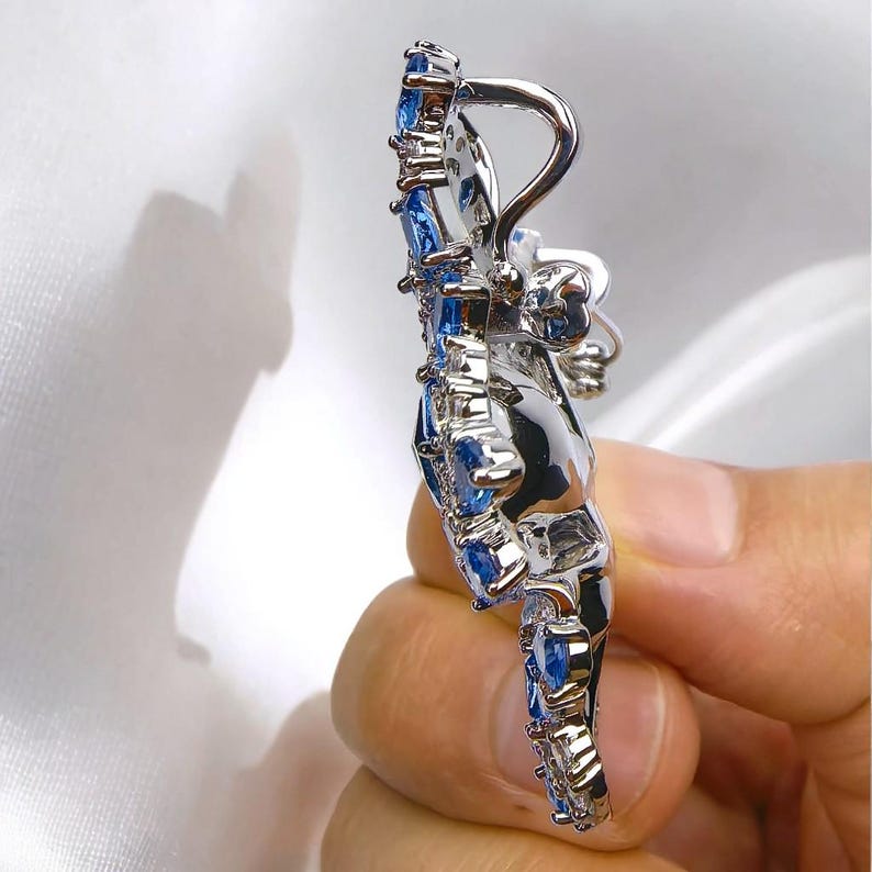 Luxurious Sparkling Blue Crystal Brooch Pendant