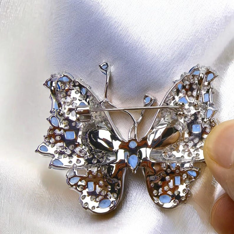 Luxurious Sparkling Blue Crystal Brooch Pendant