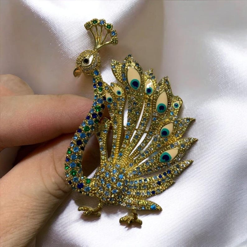 Copper Zircon Peacock Brooch: Exquisite Colorful Bird Jewelry
