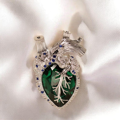 Original design heart-shaped brooch, copper inlaid with zircon brooches or pendant gift