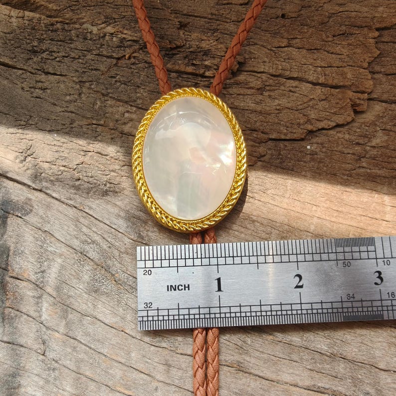 Bolo Tie en Nacre - Collier de Mariage pour Hommes Femmes Garçons d'honneur Marié - Cravate Cowboy Western