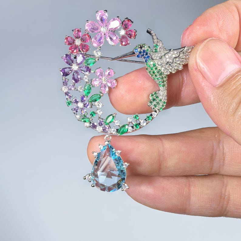 Colorful wreath hummingbird brooch, blue crystal pendant design women's pin