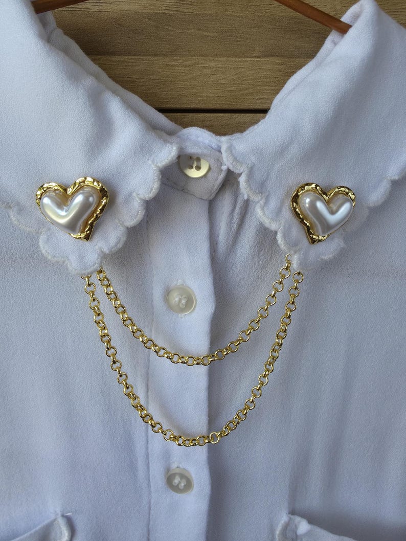 Heart Pearl Collar Pin with Double Gold Chain – Elegant Vintage-Inspired Brooch for Shirts & Dresses