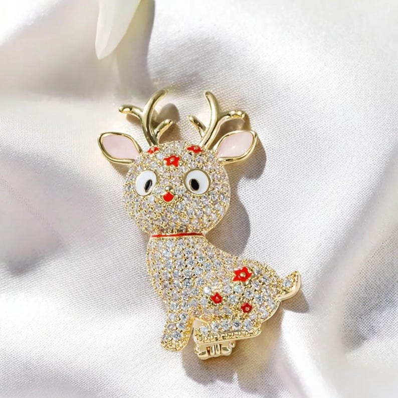 Cartoon elk brooch Copper zircon small pin, cute elk design, Christmas brooch gift