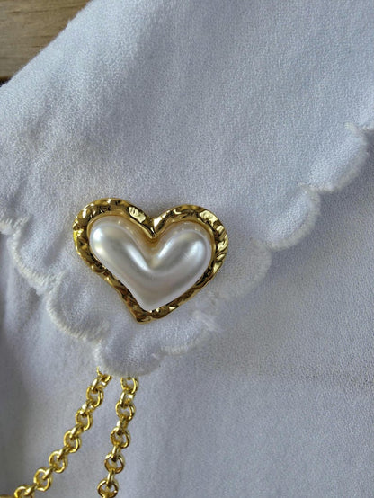 Heart Pearl Collar Pin with Double Gold Chain – Elegant Vintage-Inspired Brooch for Shirts & Dresses
